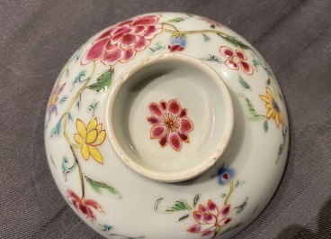 Un service &agrave; th&eacute; en porcelaine de Chine famille rose, Qianlong