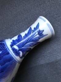 A Chinese blue and white double gourd vase, Transitional period