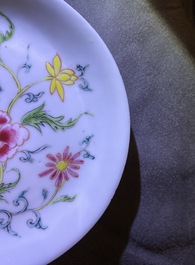 Un service &agrave; th&eacute; en porcelaine de Chine famille rose, Qianlong
