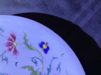 Un service &agrave; th&eacute; en porcelaine de Chine famille rose, Qianlong