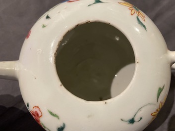 Un service &agrave; th&eacute; en porcelaine de Chine famille rose, Qianlong