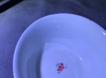 Un service &agrave; th&eacute; en porcelaine de Chine famille rose, Qianlong