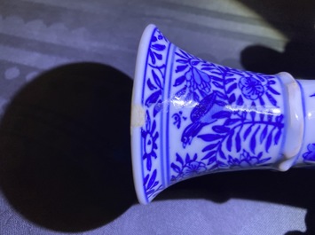 Drie Chinese blauw-witte vazen, Kangxi
