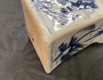 Five Chinese blue and white vases, Kangxi