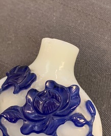 Nine various Chinese blue overlay and transparent glass snuff bottles, 19/20th C.