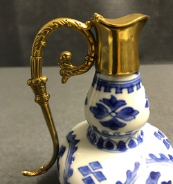 Une collection en porcelaine de Chine et Japon en bleu et blanc, Ming et apr&egrave;s