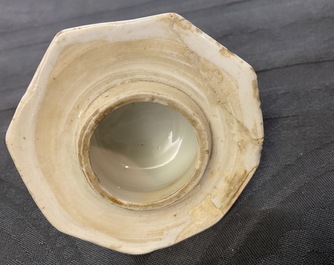 Drie Chinese blauw-witte vazen, Kangxi