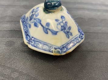 Five Chinese blue and white vases, Kangxi
