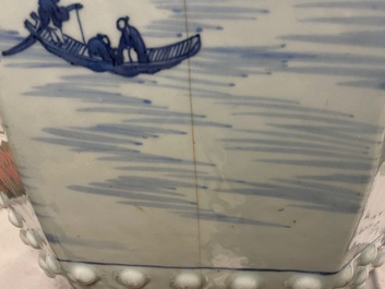 Un tabouret en porcelaine de Chine en bleu et blanc &agrave; d&eacute;cor d'un paysage, Qianlong