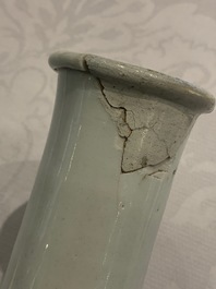 A large Japanese blue and white Arita bottle vase, Edo, 17th C.