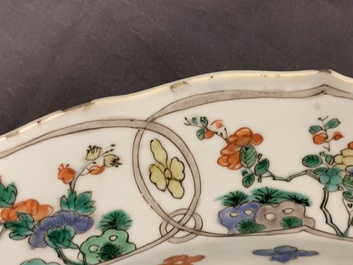 Un plat en porcelaine de Chine famille verte, anc. coll. Auguste le Fort, Kangxi