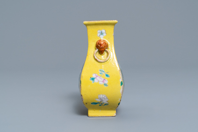 A Chinese yellow-ground famille rose vase, 19/20th C.