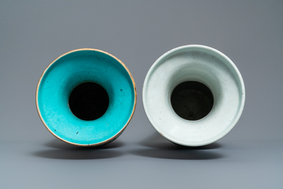 Een Chinese famille rose en een blauw-witte celadon vaas, 19e eeuw