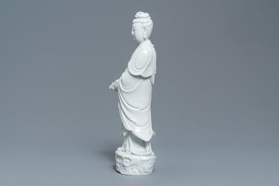 A Chinese Dehua blanc de Chine model of a standing Guanyin, 19th C.