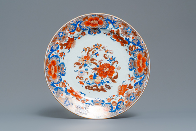 Vier Chinese verte-Imari en famille rose borden en een schotel, Yongzheng/Qianlong
