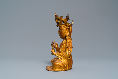 Une figure de Bouddha en bronze dor&eacute;, Sino-Tibet, Ming