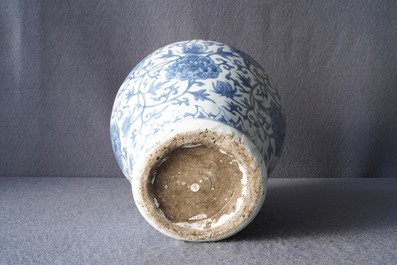 A Chinese blue and white 'lotus scroll' vase, 19/20th C.