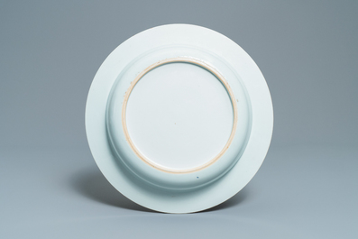 Un bassin armori&eacute; en porcelaine de Chine famille verte, Kangxi/Yongzheng