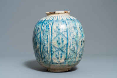 A Persian blue and white vase, a bowl and a dish, Syria and/or Iran, 18/19th C.