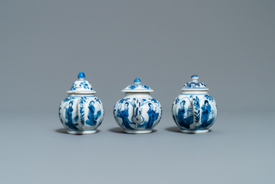Five Chinese blue and white 'Long Eliza' teapots, Kangxi