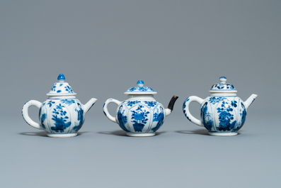 Five Chinese blue and white 'Long Eliza' teapots, Kangxi