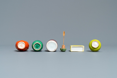 Eighteen Chinese monochrome miniature vases and snuff bottles, 18/20th C.