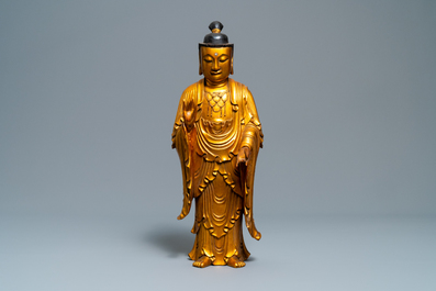 Une figure de Bouddha en bois laqu&eacute; et dor&eacute;, Chine, 18/19&egrave;me