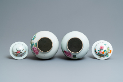 Two Chinese qianjiang cai vases and covers with antiquities, 19th C.