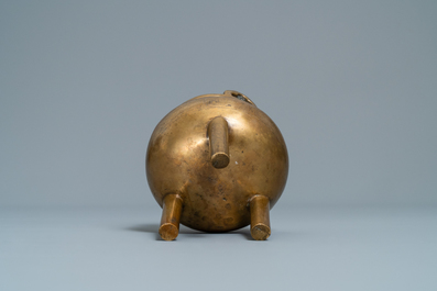 A Chinese silver inlaid bronze censer, Shi Shou mark, 19th C.