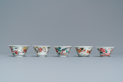 Thirteen various Chinese saucers and nine cups, Kangxi/Qianlong