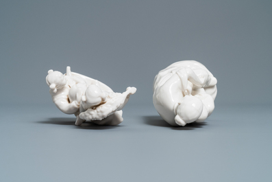Deux groupes en porcelaine blanc de Chine, &eacute;poque de la R&eacute;volution Culturelle, 20&egrave;me