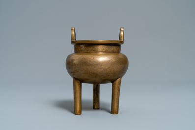 A Chinese silver inlaid bronze censer, Shi Shou mark, 19th C.