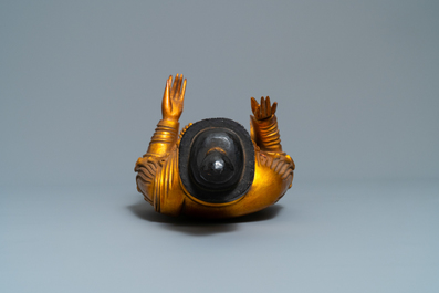 Une figure de Bouddha en bois laqu&eacute; et dor&eacute;, Chine, 18/19&egrave;me