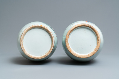 Two Chinese famille rose vases, 19/20th C.