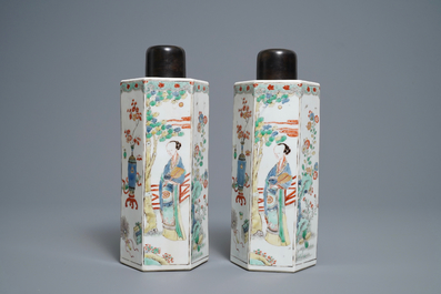A pair of Chinese hexagonal famille verte tea caddies, Kangxi
