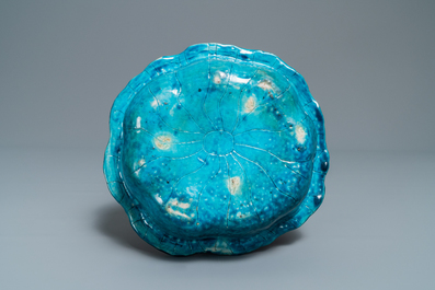 A Chinese turquoise-glazed lotus leaf-shaped brush washer, 18/19th C.