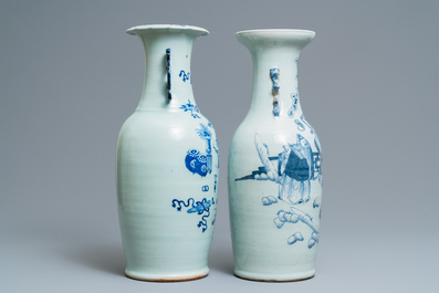 Vier Chinese blauw-witte celadon vazen, 19e eeuw