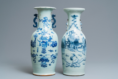 Vier Chinese blauw-witte celadon vazen, 19e eeuw