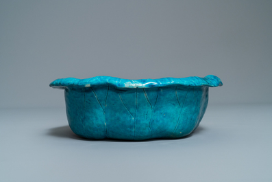 A Chinese turquoise-glazed lotus leaf-shaped brush washer, 18/19th C.