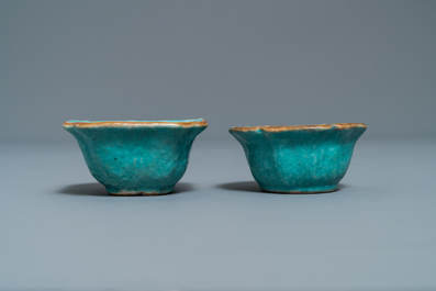 Zeven stukken Chinees monochroom groen en turquoise porselein, 19/20e eeuw