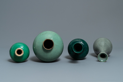 Zeven stukken Chinees monochroom groen en turquoise porselein, 19/20e eeuw