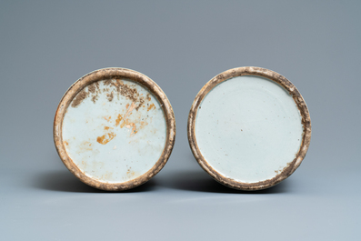 Vier Chinese blauw-witte celadon vazen, 19e eeuw