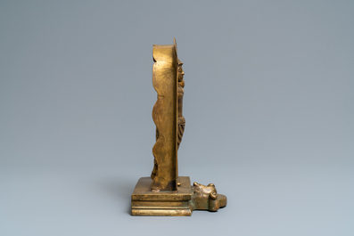 Een verguld bronzen figuur van een tempelwachter, Nepal, 19e eeuw