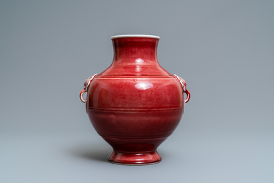Een Chinese monochrome sang de boeuf 'hu' vaas, Qianlong merk, 19/20e eeuw