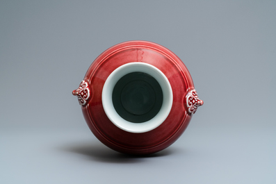 Een Chinese monochrome sang de boeuf 'hu' vaas, Qianlong merk, 19/20e eeuw