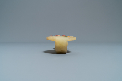 Un sceptre 'ruyi' en pierre dure incrust&eacute;e, Chine, 19&egrave;me/20&egrave;me