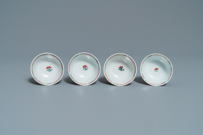 Un service &agrave; th&eacute; de 27 pi&egrave;ces en porcelaine de Chine famille rose &agrave; d&eacute;cor de paysages, Yongzheng/Qianlong
