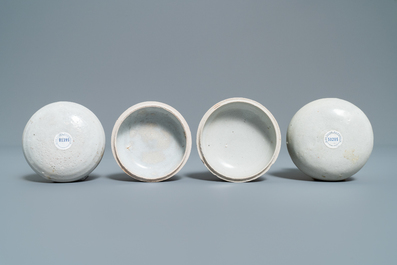Treize bo&icirc;tes couvertes en porcelaine de Chine de Swatow de l'&eacute;pave Binh Tuan, Ming