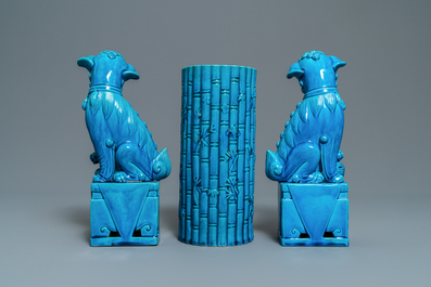 A pair of Chinese monochrome lavender blue vases, a turquoise hat stand and a pair of lions, 19/20th C.