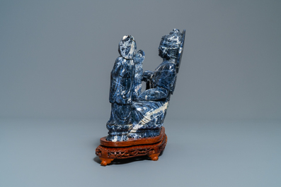 Deux groupes en lapis lazuli sculpt&eacute;, Chine, 20&egrave;me
